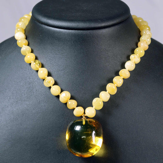 Bernstein-Kette mit urzeitlichen Inklusen