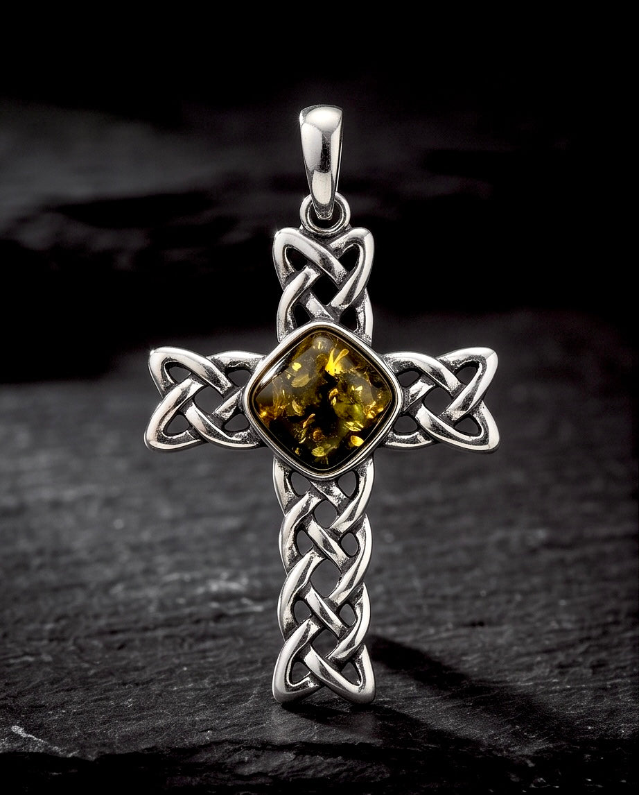 Keltisches Kreuz aus 925er Sterling Silber mit grünem Bernstein