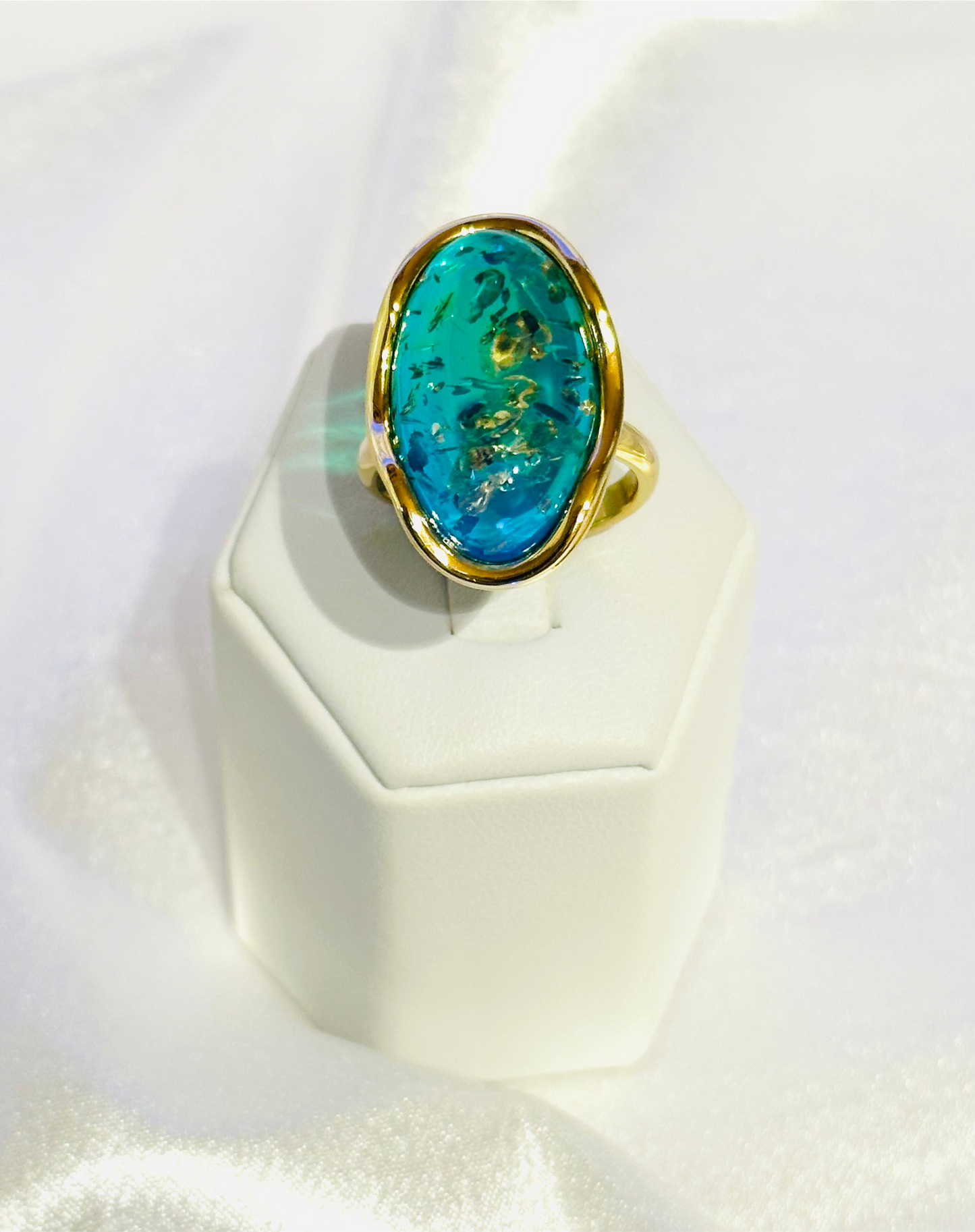 Ein außergewöhnlicher Ring mit karibischen Bernstein.🩵