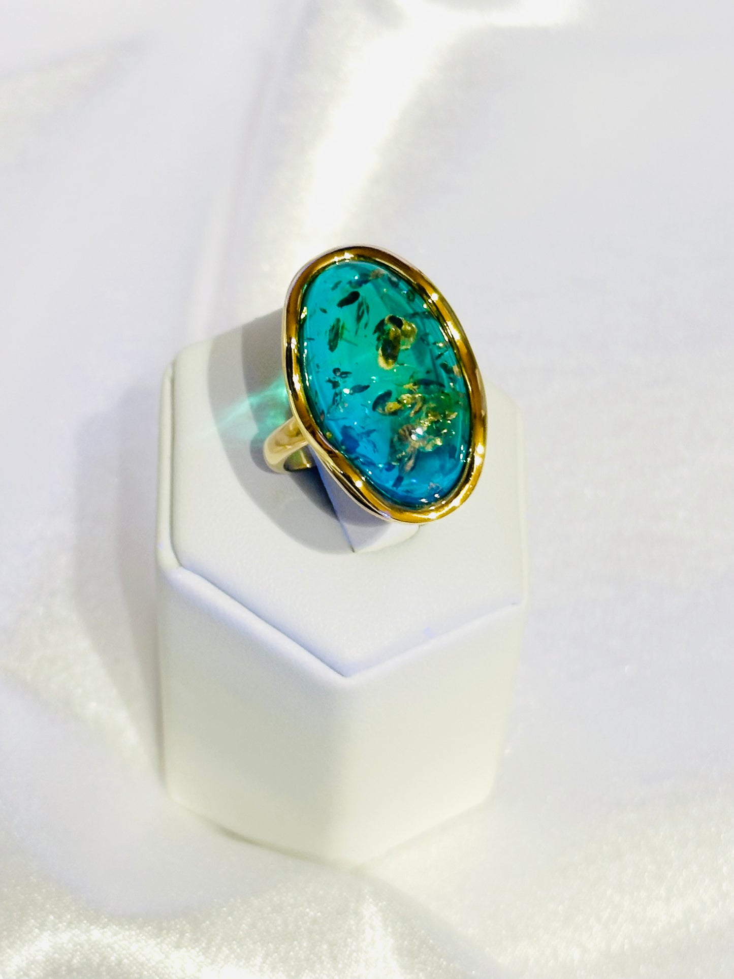 Ein außergewöhnlicher Ring mit karibischen Bernstein.🩵