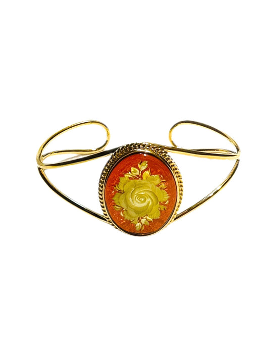 Armreif aus Bernstein & 925 Silber vergoldet – mit eingravierter Rose