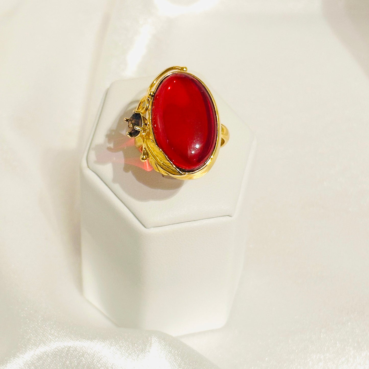 ✨ Ein Statement aus Eleganz & Leidenschaft – Der Ring „Feuer der Seele ✨